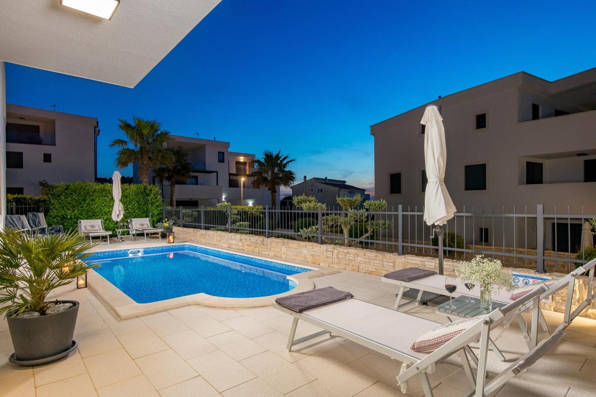 Luxury Apartment Hyperion With Private Pool And Garden Murter Exterior photo